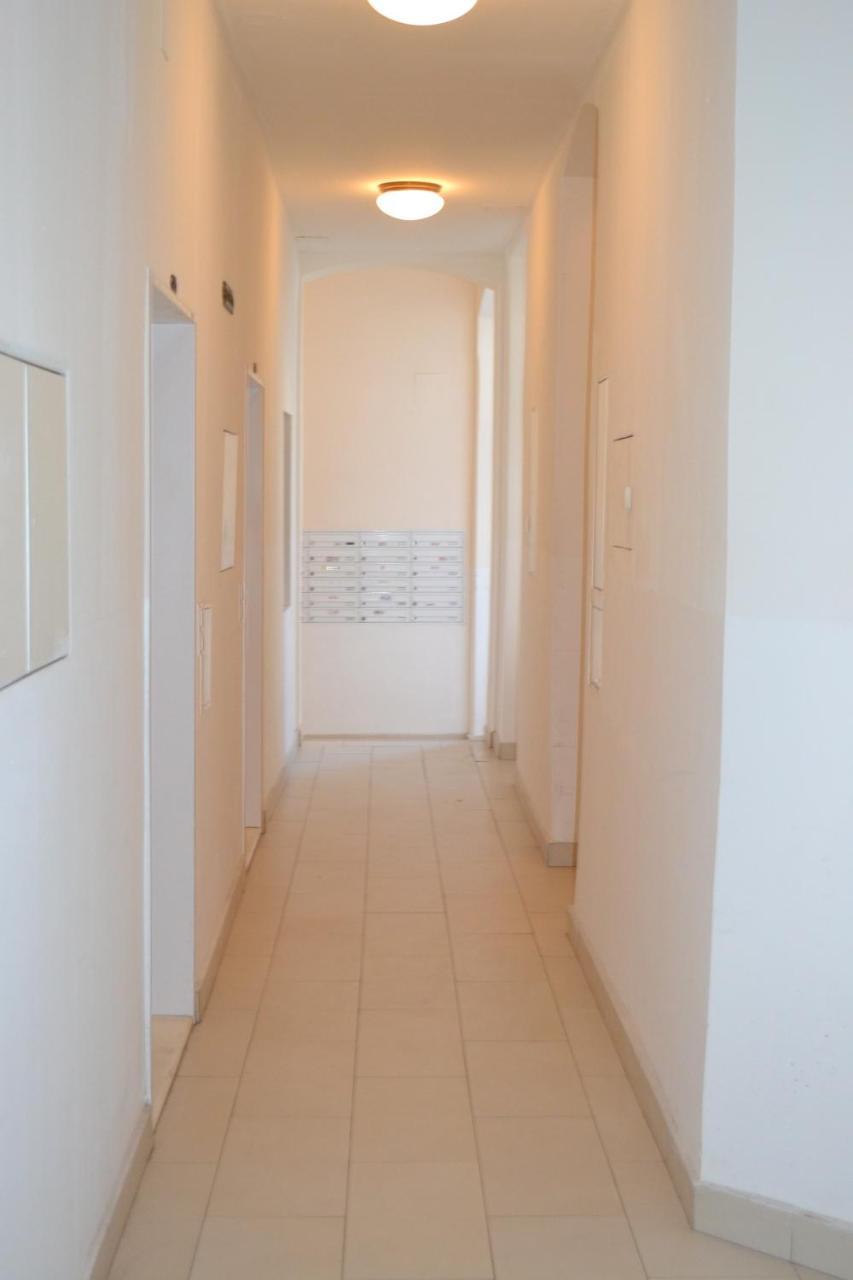 Goldfisch Apartment Taborstrasse Вена Экстерьер фото